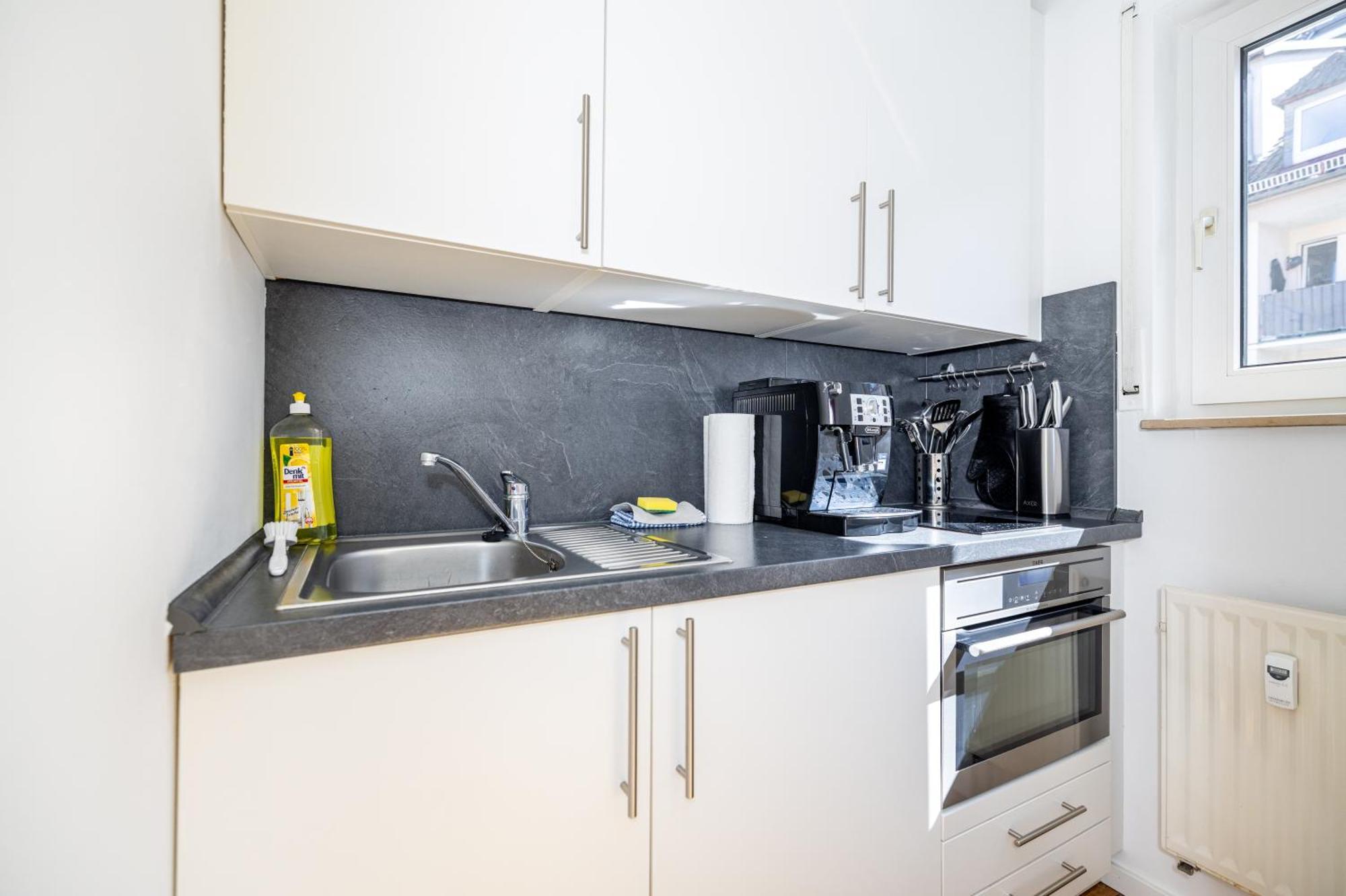 Zentral Wohnen Mit Stellplatz Und Balkon - Nahe Main Und Innenstadt *